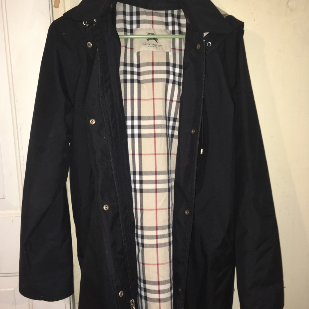 ✨Women’s Burberry Trench✨